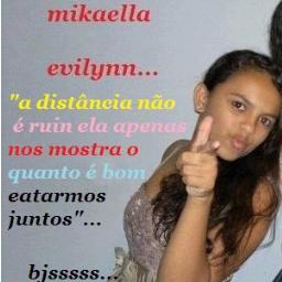 sou bricalhona ; estrovertida ; gosto de sair com os meus amigas ;geminiana ; sou carinhosa ; ciumenta ;adoro musica ; e entre outras coisitas mais...