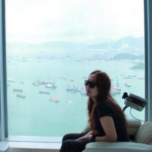 Tsekina's profile picture. 