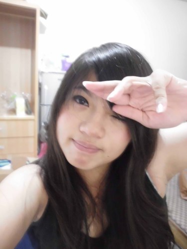 SiaofengHuang's profile picture. 愛畫畫 愛作白日夢 喜歡對著天空留口水
Smile 就是我的魔力