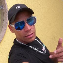 Supere os demônios com uma coisa chamada AMOR!
NÃO ME SIGA! pois agora estou PERDIDO
Mais se vc for me seguir, GARANTO que não se Arrependera!