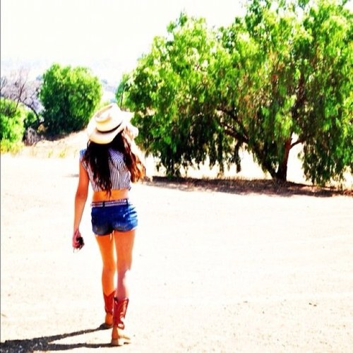 Cowgirlquote's profile picture. cowgirl up or go home
