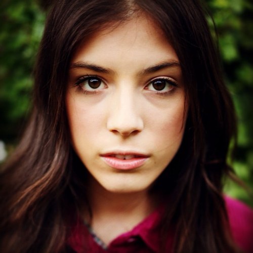 Melbourne based actress & graphic Designer