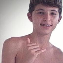 15 anos , engraçado , legal , cebolitos , Solteiro , carinhoso , safado , futuro engenhero eletrico , cristão .