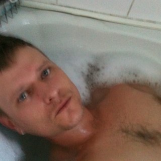 NiGroves's profile picture. young looking/acting always up for fun! bi~fun that is;) in south wales