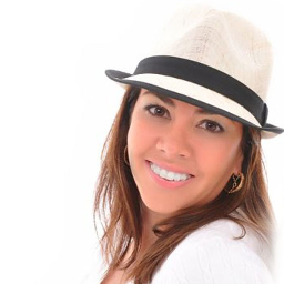 ybsulf's profile picture. Diseñador gráfico. Yo creo conceptos visuales para comunicar ideas que inspiren, informen y cautiven.