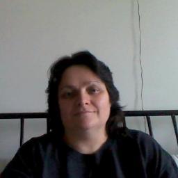 I live in illinois , love music , movies, softball, dances ,sports, going club, meet new friends, love cat and dog.