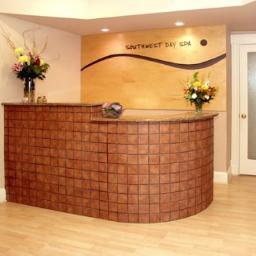 A calming & luxurious experience, we offers facials, manicures, pedicures, & body massage. Offer Laser Hair & Vein Removal, Male & Female full body waxing.