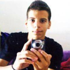 Sou Jovem e em breve serei velho, mas o MEU DEUS sempre será O REI DOS REIS!
Me Segui aêê que eu te sigo HEHE' 
Fica com Deus'