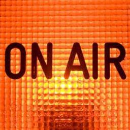 RadioCritcalos's profile picture. A la radio no se le oculta nada. A la radio no se le miente. Si vas a mentir, que sea en tu casa. A la radio y a las locutoras lindas no se las critica.