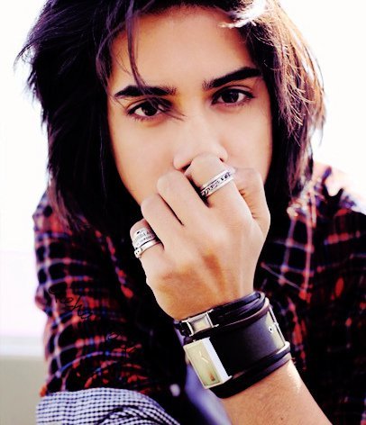 I'm Avan! I play Beck Oliver on Victorious! #Taken by @ElizabethEgan_x