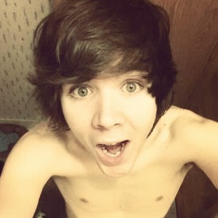 Hey it's Sarah and diana!(: We love Damon fizzy & #followus Yeahh!(: