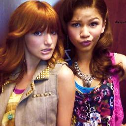 I love #ShakeItUp and I really love Zendaya and Bella♥