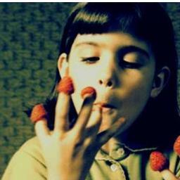 giuliet93's profile picture. na na na hey Giù //

Italian student, 23. 
Nella vita rotolo verso sud.  جولیا