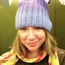 HanCle78's profile picture. Hanna, tjejen som slutar att äta på söndag och startar på måndag. Gift med en arbetsjunkie och mor till en slappis. Älskar livet och skrattar mer än jag gråter.