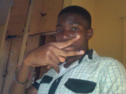am jst a frndly guy frm anoda planet hoping to get more frnds on dis planet earth if yu wanna knw abt my planet jst follow me and i follow back#team man u
