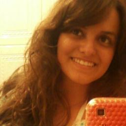 _PamellaTaiis's profile picture. A partir do momento que você não consegue mais descrever o que sente por alguém, você está amando ♥