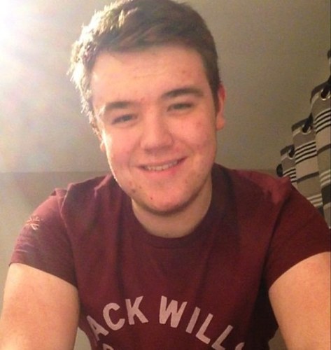 Scottish! 18, play rugby and guitar. I follow back!. Snapchat: markmoseley