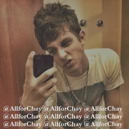 Abri mão de todos os meus outros sonhos, para me aproximar de você ! 
Since :21/08/2011 
@ChayLeao Eu te amo bb ♥