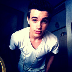 _cuddlebug_'s profile picture. Average 17 year old Scottish boy, haggis DJ bad boy bla bla bla.. I follow back!