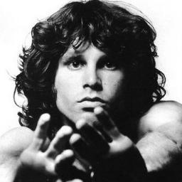 Soy el Rey Lagarto, icono de tortillers, modernos, hipsters, indies y rockeros. Soy Jim Morrison, frontman de The Doors.