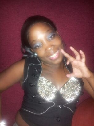 A 27 year old woman that stays on her grind despite the trials or tribulations that trys to stand in my way.