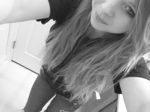 haaai, i'm kinsey. i cheer and i love it. 12, 6th grade. singlee. follow me, follow you. nuff' said, byee(: