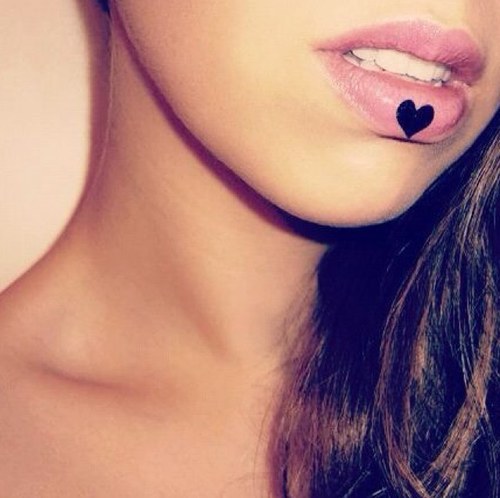 Yv0nnY's profile picture. Motivated - Research Master student UvT