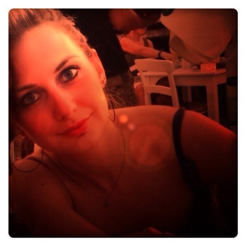 floudaki's profile picture. Ασυγχρονιστη, αδιεξοδη, αααστα να πανε...