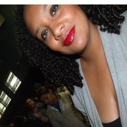 sou o que sou apenas eu, linda mais chata, mais o principal sou a meninas do olhos de DEUS....