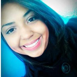 Tenho meu jeito de ser, sou brincalhona com pessoas que me fazem bem, tenho os meus defeitos, como também tenho minhas qualidades, mas no fundo sou amada , mô!*