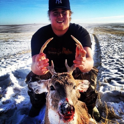 larsen1093's profile picture. Rookie deer slayer. Master marksman.