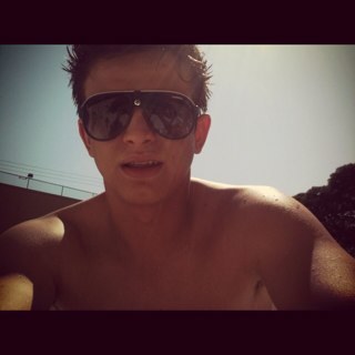 quem se descreve se limita (: