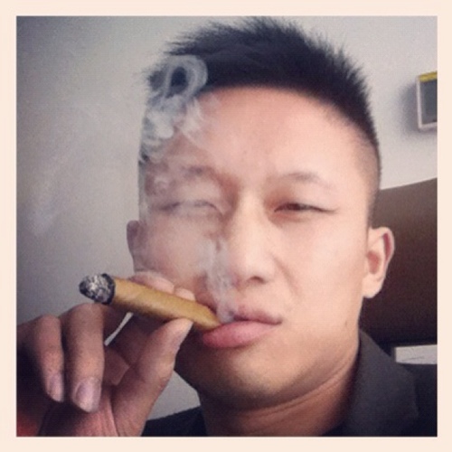 通往成功的跑道上，只有快慢之别，并无胜负之分。