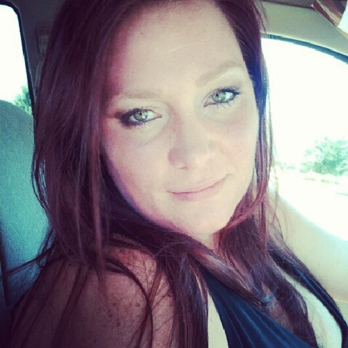 Married. Blessed with three amazing daughters: #Lany @aihigh @letifbaby (: