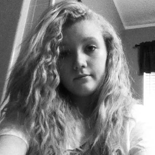 Music, left handed guitars, glitter, country music, Justin Bieber, One Direction, colors, dragons, Twix bars, and God are a few things that make me happy :)