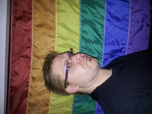 6'2 / 180 pounds (Gay) yes I am single. lookin for new people to chat with
