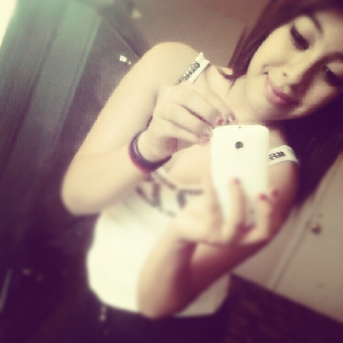 You're ALL beautiful. Smile while you still have teeth.♡ツ