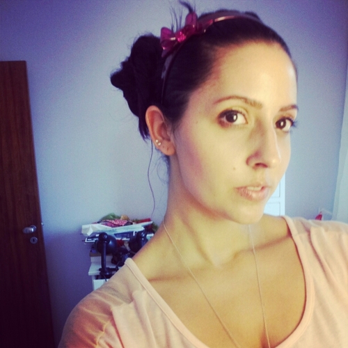 all we need is love !3 ( and cosmetics :p ) / tudo o q precisamos eh o amor ! 3( e cosmeticos :p )