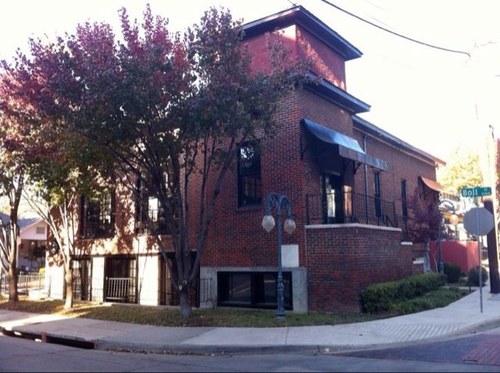 TheMasonBar's profile picture. The Mason Bar and speakeasy, hi/lo, offer southern inspired cuisine and two cocktail bars in a former church and Mason lodge.
2701 Guillot St
Dallas, TX 75204