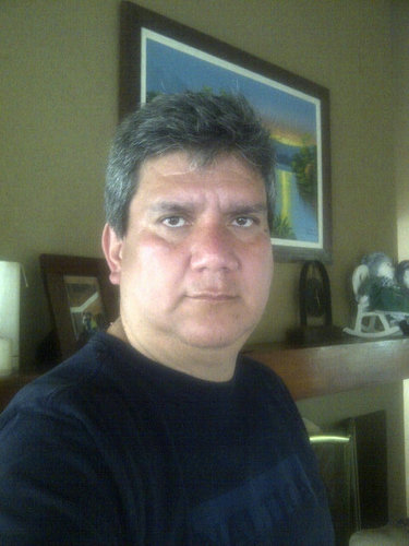 Constructor de cohetes, padre, esposo. Creo en Dios todopóderoso, y... prisionero de esperanza.