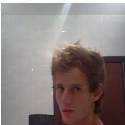 olhos ,boca,cabelo,orelha,nariz,pernas,braços, ahh pareço ser uma pessoa comum!!!!