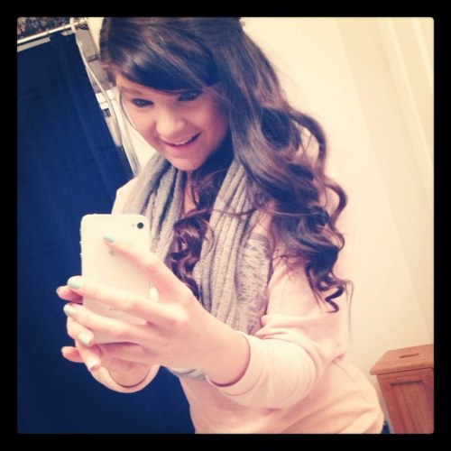 BerrySarah's profile picture. Sarah. 17. Senior. #TeamBrunette #TeamSingle #TeamNoSleep #TeamTarheels #TeamYolo #TeamPINK #TeamFBGM