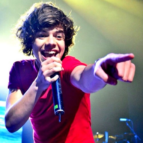 It's dedicated to 1D, specially  Harry, plis follow me, thanks! =)