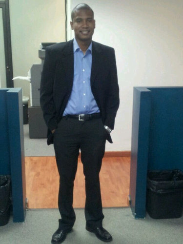 Analista de proyectos en IPSOS Panama WR de los Warriors #80, WR/DB de los Tynakers #19, coach de offence de las Slayers