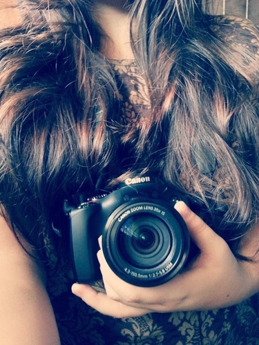 Diseño, Arte, Fotografía, Pintura, Lectura.
 'Experiencias que se expresan' -Soñar e imaginar, diseñar, crear, fotografiar- -KARMA, has no deadline-