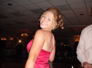 EmAlli9138's profile picture. 