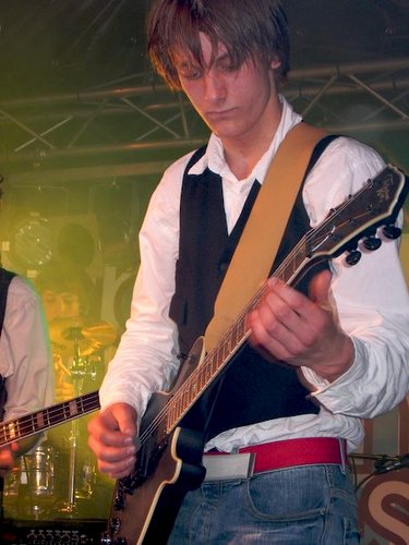 Music is my life / speelt gitaar / 16 jaar jong