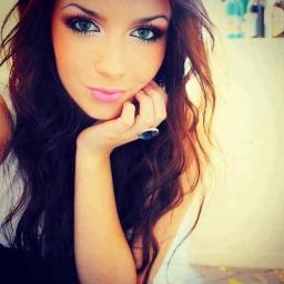 promessasvazias's profile picture. As pessoas falam em paz, respeito, mudar o mundo, mas não tem coragem de mover um dedo para melhorar. Ao invés de olhar seus próprios defeitos, preferem humilha