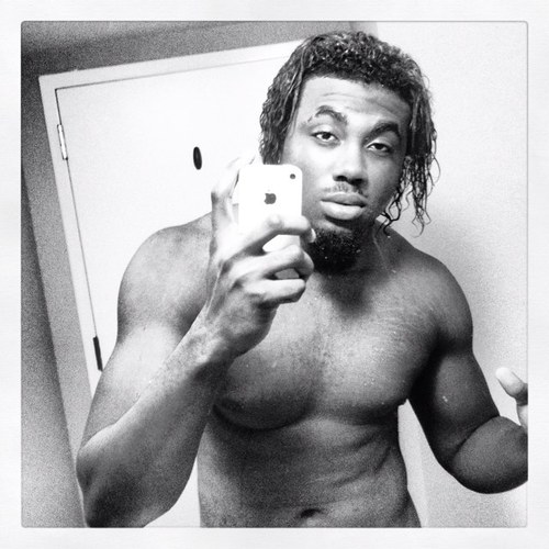 My name is Steven, just follow me because my tweets are just funny. i eat the pussy up so come put it all in my face