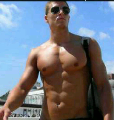 New to twitter, love fucking and getting fucked #teamgay